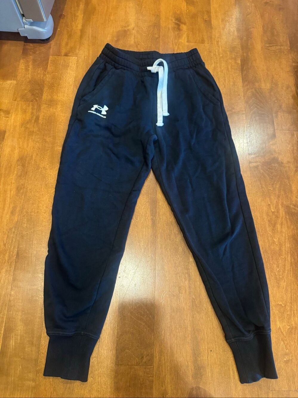 Under Armour Women’s XS Black Fleece Jogger Sweatpants White Drawstring Pockets